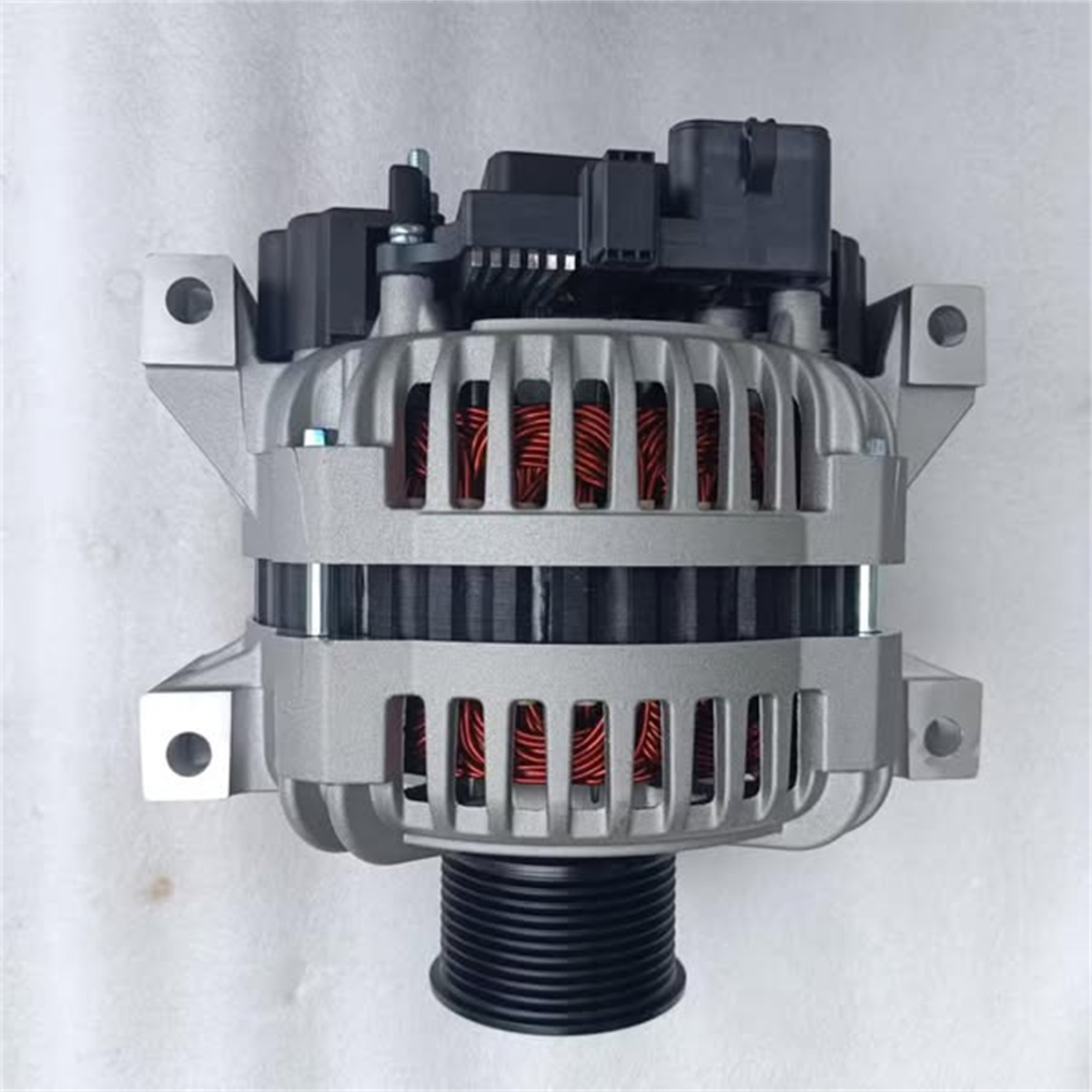 Alternator 6516001 AVI168J3006 28V 150A Fits Dongfeng Cummins ISZ560-52 Engine