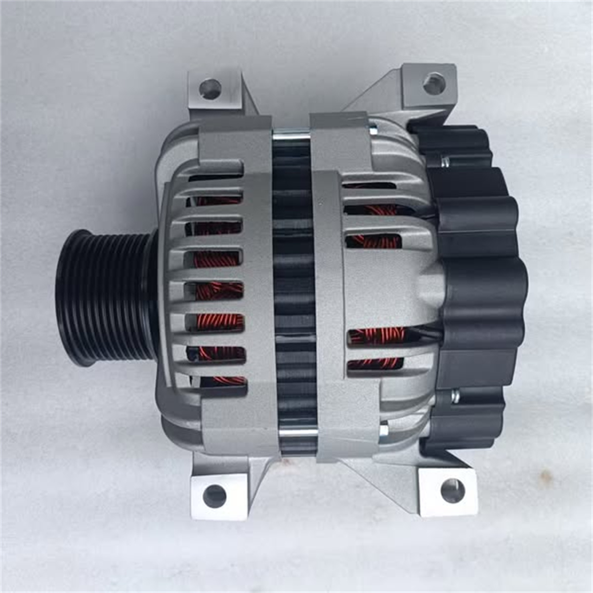 Alternator 6516001 AVI168J3006 28V 150A Fits Dongfeng Cummins ISZ560-52 Engine