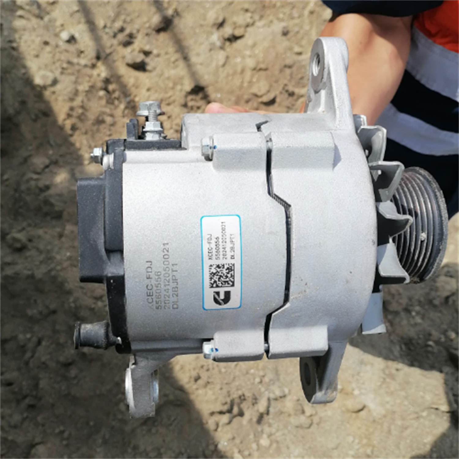 Alternator 5560556 – Fits Cummins Engines | 24V Replacement Alternator